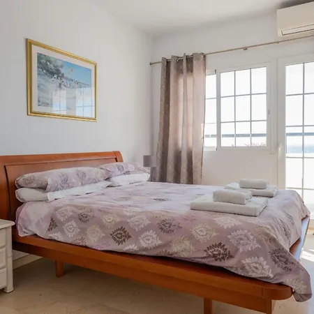 Chaparil 3-5 Spacious With Views Apartment Nerja