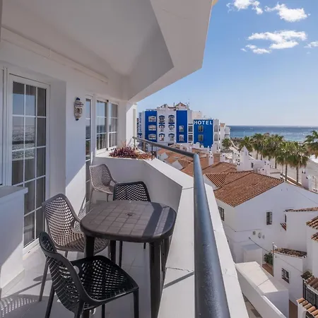 Chaparil 3-5 Spacious With Views Апартаменти